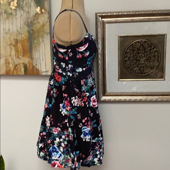 Express Small Floral Dress - Picture 4 of 7